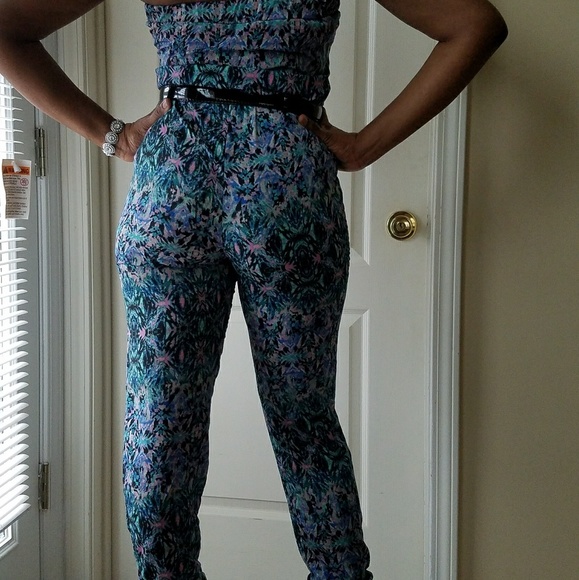 Blue floral sleeveless jumper... very cute and fly - Picture 3 of 3